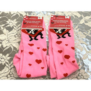 NWT Women's Two Pairs Of Knee High Socks Pink And Red Hearts in Sizes 5 -9